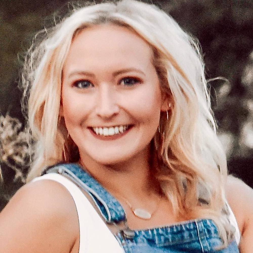 Meet your Posher, Demi